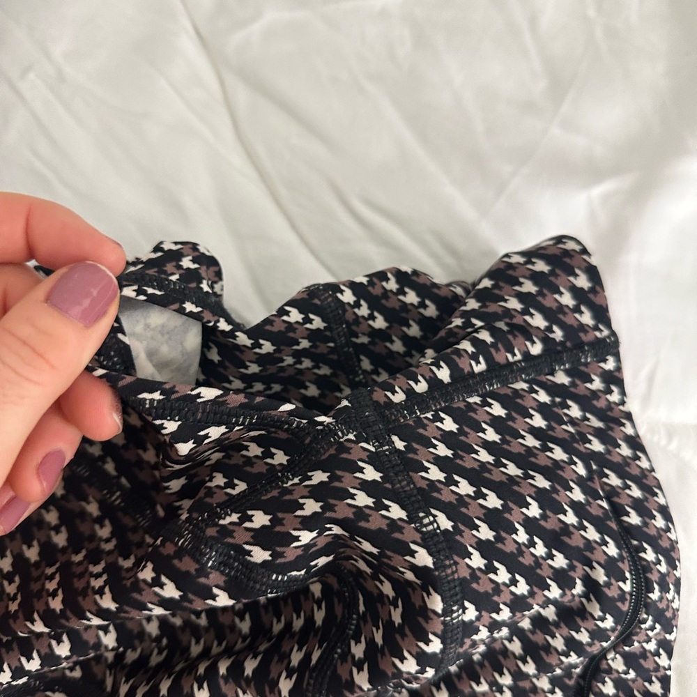 Sweaty Betty Geometric (brown, black, white) Leggings - Picture 6 of 6